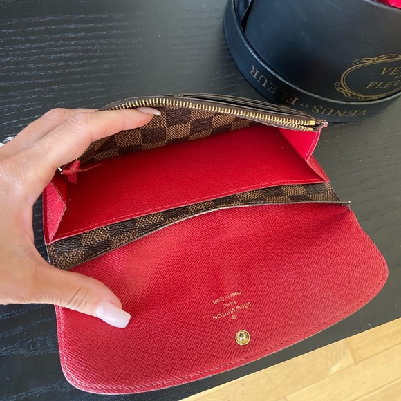 LOUIS VUITTON WALLET - Picture 6 of 10